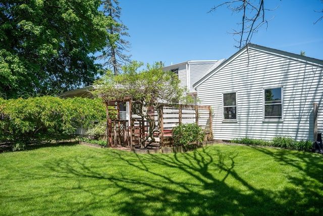 113 Oak St, Weymouth, MA 02190
