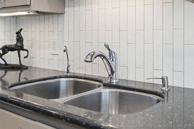 1227 S Lawton Avenue 14, Tulsa, OK 74127