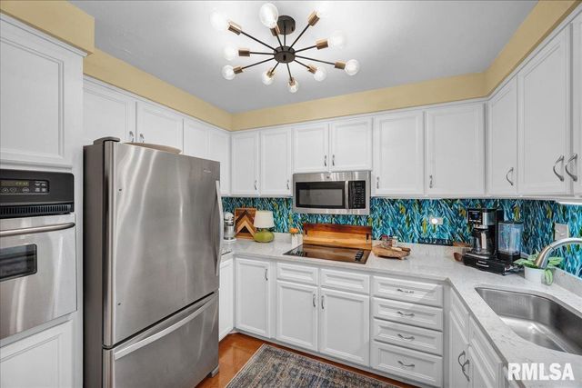 4444 N Knoxville Ave Apt 407, Peoria, IL 61614