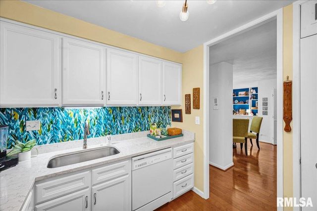 4444 N Knoxville Ave Apt 407, Peoria, IL 61614