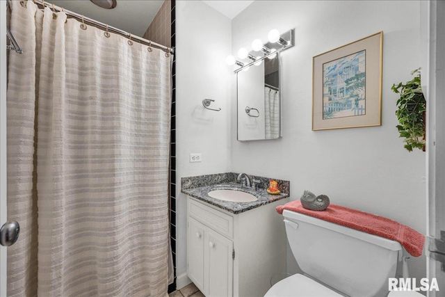 4444 N Knoxville Ave Apt 407, Peoria, IL 61614