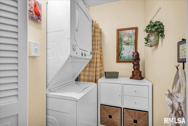 4444 N Knoxville Ave Apt 407, Peoria, IL 61614