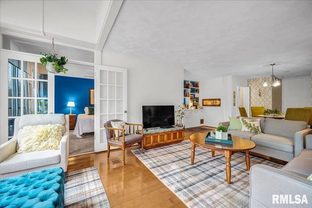 4444 N Knoxville Ave Apt 407, Peoria, IL 61614