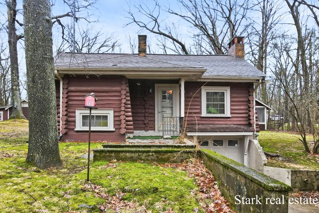 3865 W Giles Road, Laketon Twp, MI 49445