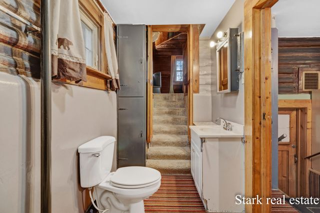 3865 W Giles Road, Laketon Twp, MI 49445
