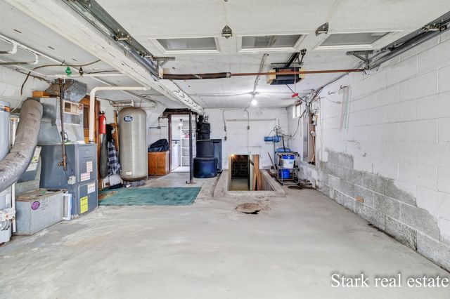 3865 W Giles Road, Laketon Twp, MI 49445