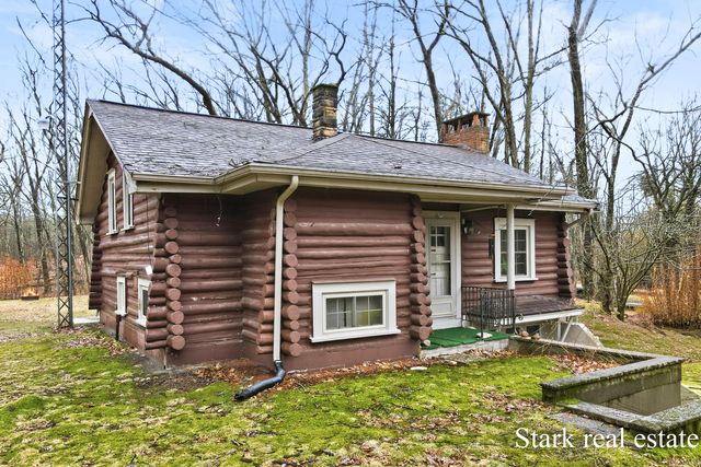3865 W Giles Road, Laketon Twp, MI 49445