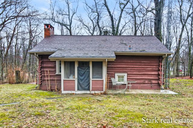 3865 W Giles Road, Laketon Twp, MI 49445