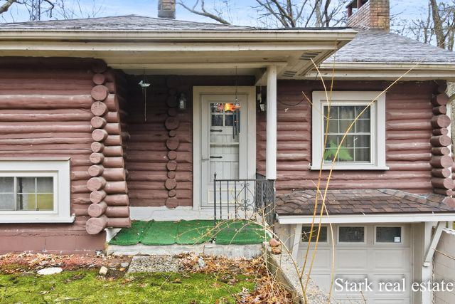 3865 W Giles Road, Laketon Twp, MI 49445