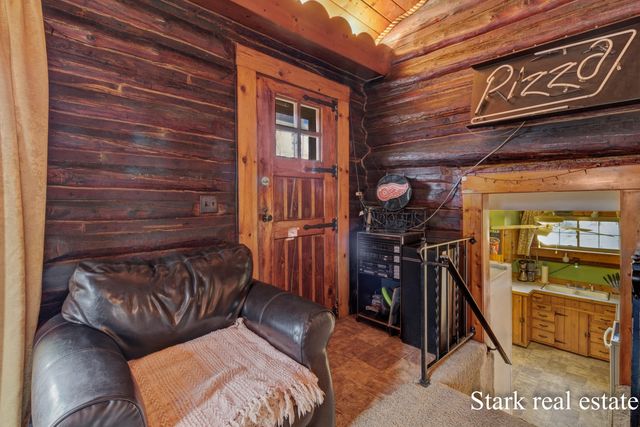 3865 W Giles Road, Laketon Twp, MI 49445