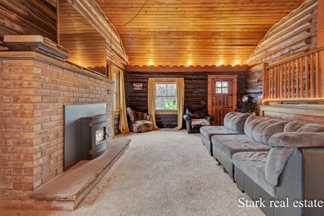 3865 W Giles Road, Laketon Twp, MI 49445