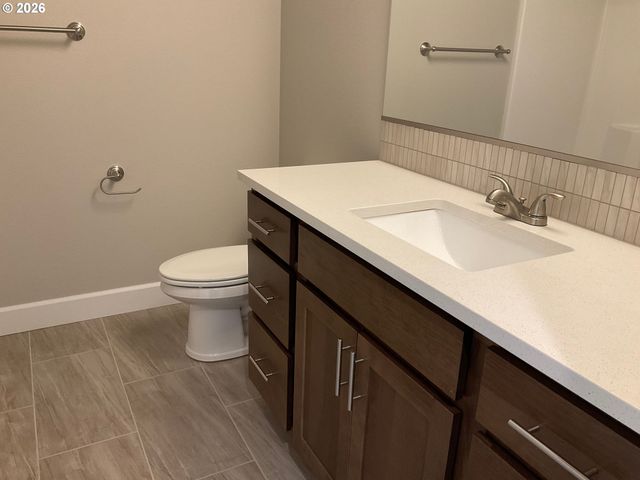 690 E 1ST Ave, Estacada, OR 97023