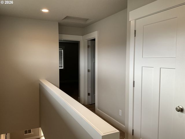 690 E 1ST Ave, Estacada, OR 97023