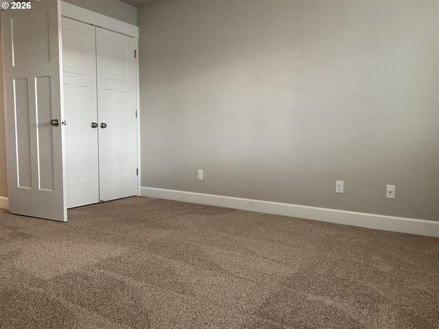 690 E 1ST Ave, Estacada, OR 97023