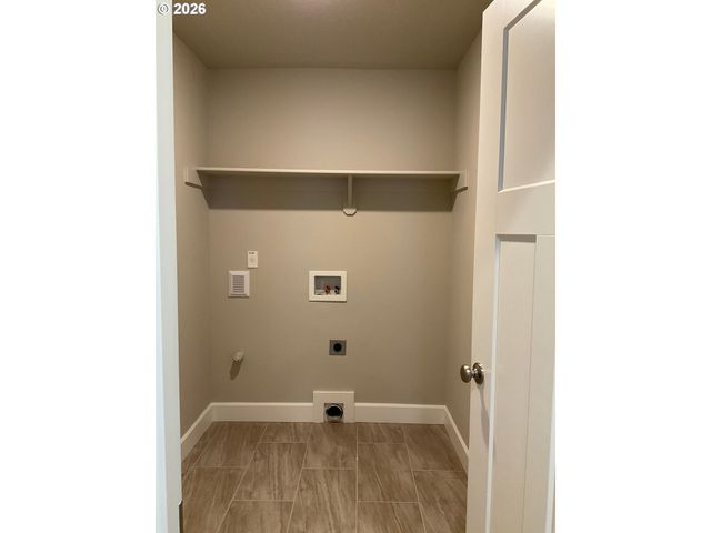 690 E 1ST Ave, Estacada, OR 97023