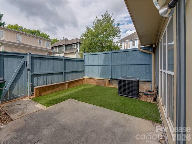 927 Garden District Drive, Charlotte, NC 28202