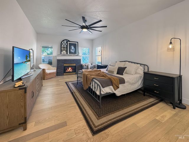 3917 N Waterloo Way, Boise, ID 83713