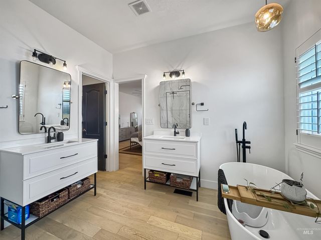 3917 N Waterloo Way, Boise, ID 83713