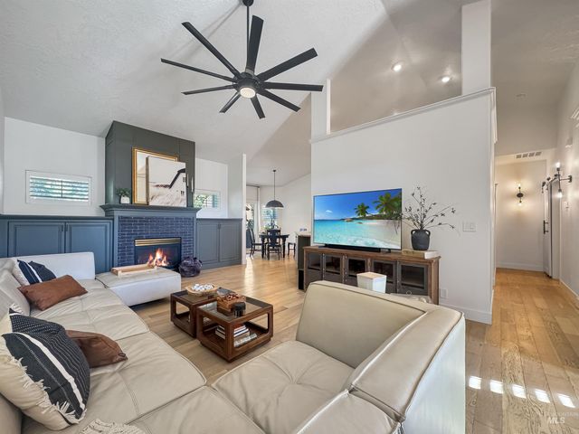 3917 N Waterloo Way, Boise, ID 83713