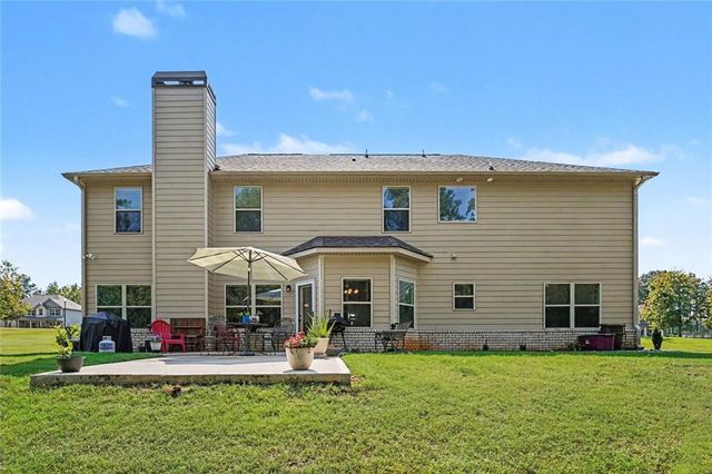 451 Homestead Circle, Forsyth, GA 31029