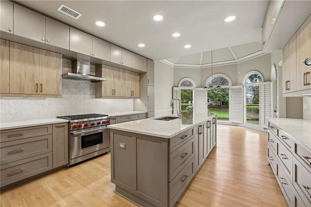 8980 Etching Overlook, Johns Creek, GA 30097