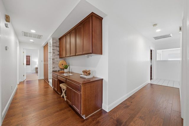 1812 Summerhill Dr, Roseville, CA 95661