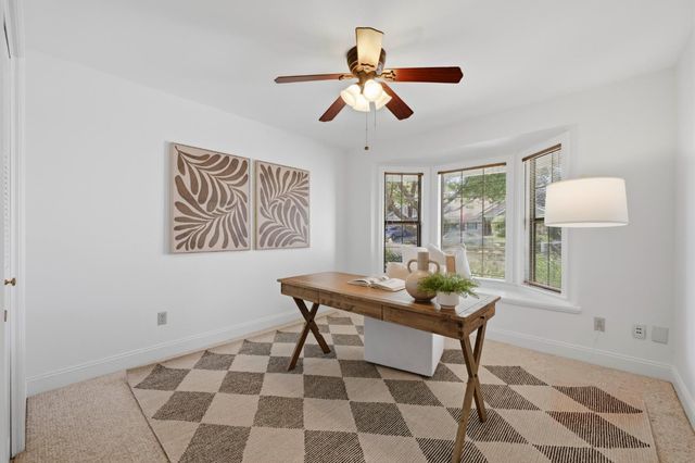 1812 Summerhill Dr, Roseville, CA 95661