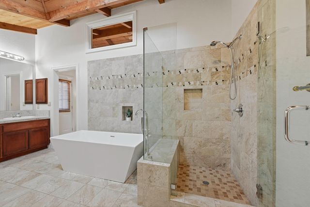 1812 Summerhill Dr, Roseville, CA 95661