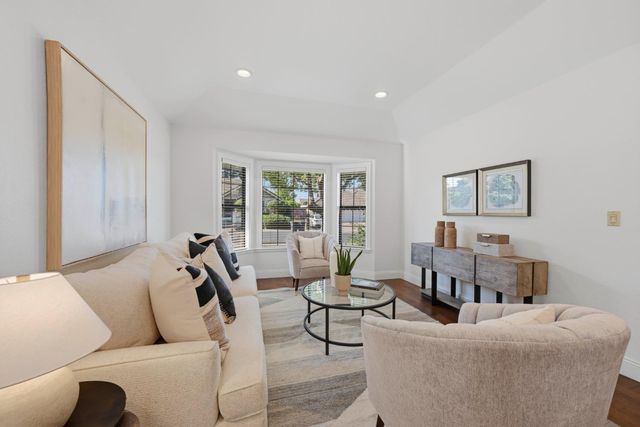 1812 Summerhill Dr, Roseville, CA 95661