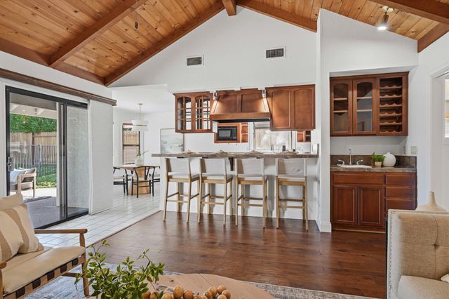 1812 Summerhill Dr, Roseville, CA 95661