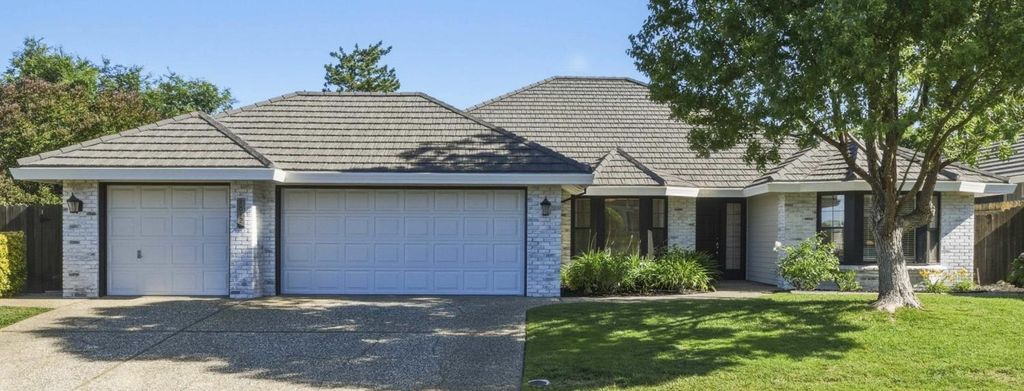 1812 Summerhill Dr, Roseville, CA 95661
