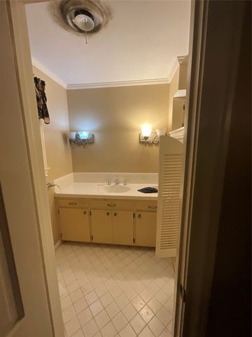 4106 Hollow Oak Drive, Euless, TX 76040