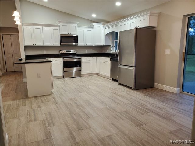 8687 N Paradisea Drive, Citrus Springs, FL 34433