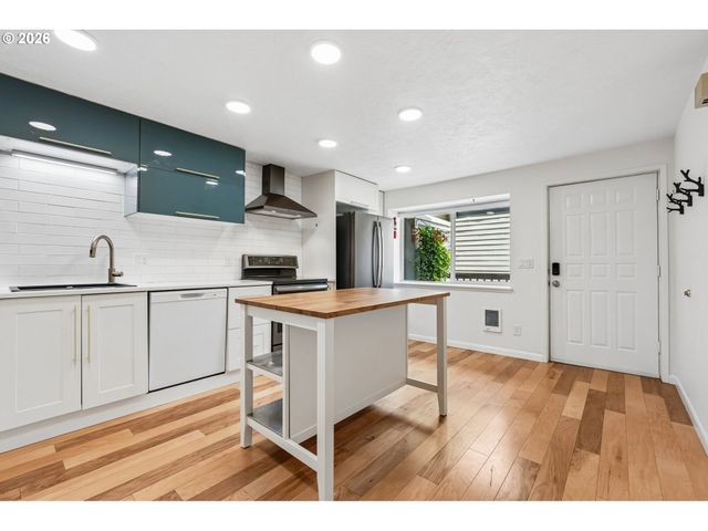 14946 Sw 109TH Ave, Portland, OR 97224
