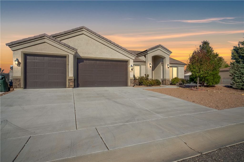 3371 Karen Avenue, Kingman, AZ 86401