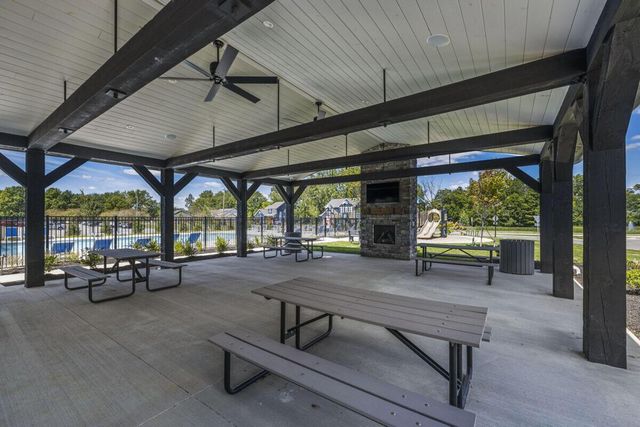 27 Englewood Road, Commercial Point, OH 43116