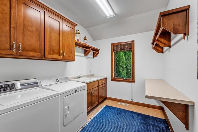 4720 Stonefield ROAD, Sheboygan, WI 53083