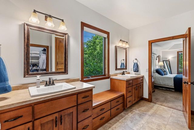 4720 Stonefield ROAD, Sheboygan, WI 53083