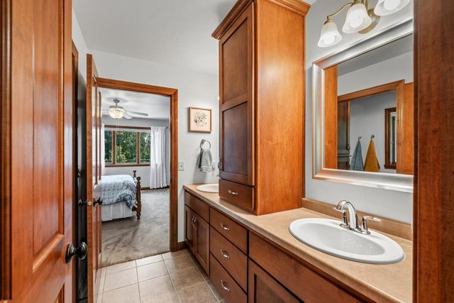 4720 Stonefield ROAD, Sheboygan, WI 53083