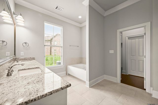 3510 E Spanish Trl, Zachary, LA 70791