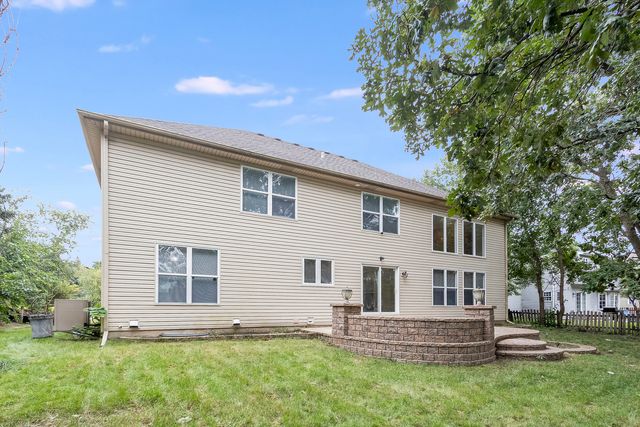 199 Willowwood Drive, Oswego, IL 60543
