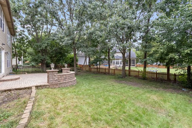 199 Willowwood Drive, Oswego, IL 60543
