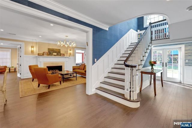 292 MAPLE Street, Englewood, NJ 07631