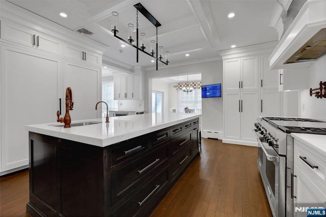 292 MAPLE Street, Englewood, NJ 07631