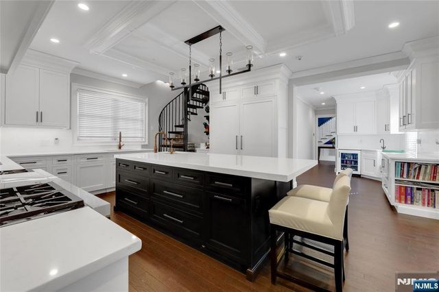 292 MAPLE Street, Englewood, NJ 07631