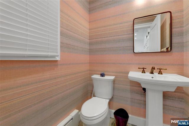 292 MAPLE Street, Englewood, NJ 07631
