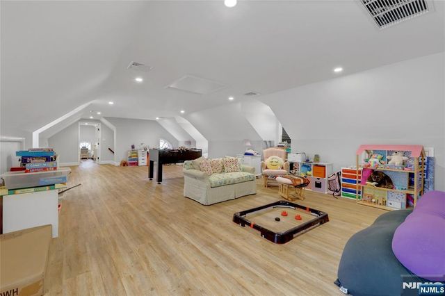 292 MAPLE Street, Englewood, NJ 07631