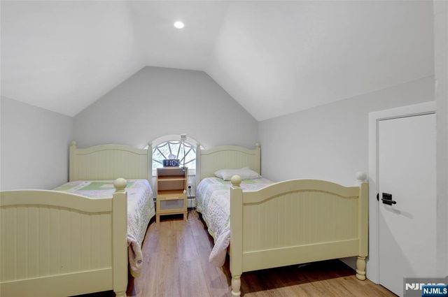 292 MAPLE Street, Englewood, NJ 07631