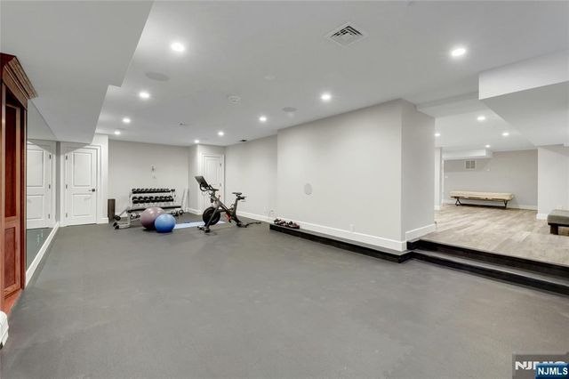 292 MAPLE Street, Englewood, NJ 07631