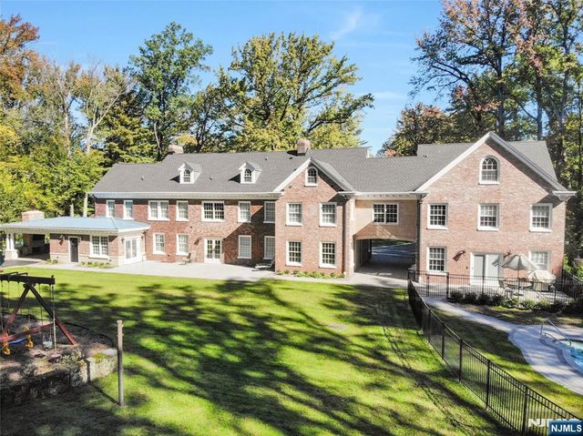 292 MAPLE Street, Englewood, NJ 07631